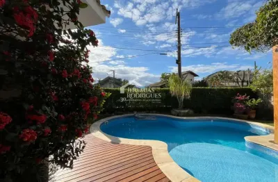 Casa à venda com 3 suítes no condomínio portal do sol em tremembé/sp.