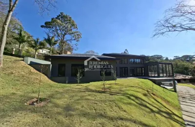 Casa à venda com 4 dormitórios, no condomínio parque da mantiqueira em santo antônio do pinhal/sp.
