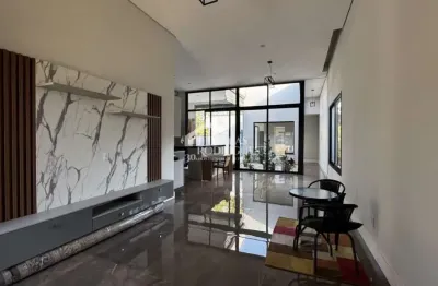 Casa para venda e locação com 3 suítes no Condomínio Reserva dos Lagos em Pindamonhangaba/SP.