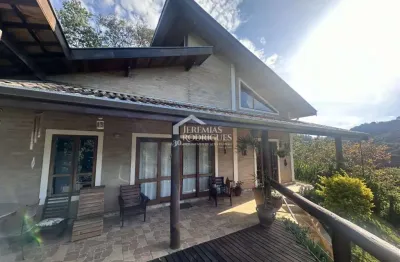 Casa à venda com 3 suítes no centro em santo antônio do pinhal/sp