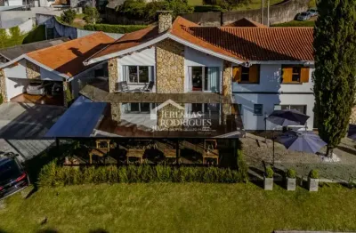 Casa à venda com 3 dormitórios, no bairro vila belvedere em campos do jordão/sp.