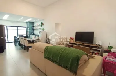 Casa à venda com 3 suítes no condomínio terrazzo di itália em taubaté/sp.