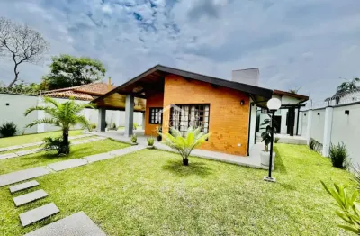 Casa à venda com 3 dormitórios no condomínio portal dos ipês em taubaté/sp.