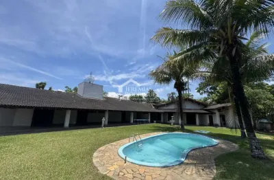 Casa à venda com 5 dormitórios no condomínio village paineiras em pindamonhangaba/sp.