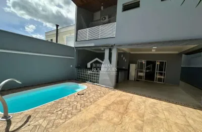 Casa para locação com 3 dormitórios no Condomínio Campos do Conde II em Tremembé/SP.