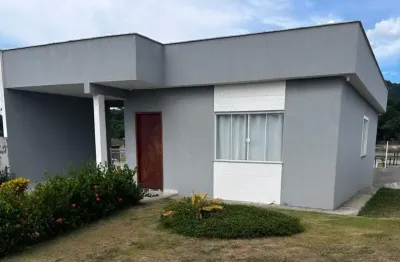 Casa com 2 quartos em condomínio próxomo ao centro de maricá