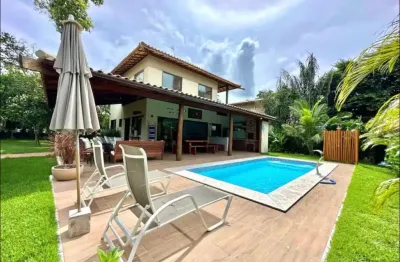 Casa de luxo na praia do forte – 5 quartos, piscina e mobiliada em condomínio fechado