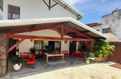 Casa duplex de luxo com piscina no itaigara – 3 quartos, suíte master, 396m² de conforto e sofisticação