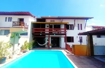 Casa duplex no Itaigara com área de lazer privativa completa