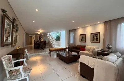 Casa contemporânea no Alphaville Salvador I com infraestrutura de lazer– 660 m²