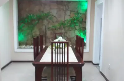 Casa com 5/4 em condomínio fechado na Alameda Praia do Icaraí – Stella Maris