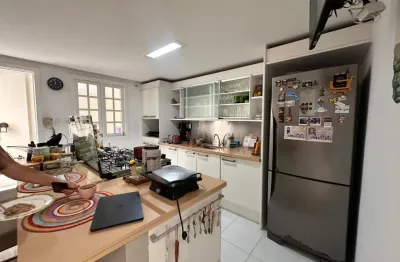 Casa com 5 quartos para alugar na Alameda Goudeville, 21, Ondina, Salvador