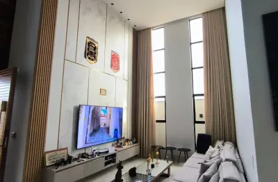 Exclusiva e sofisticada, esta casa de alto padrão, situada na rua 12