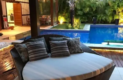 Mansão de 5 quartos no condomínio casas de praia do forte mobiliada