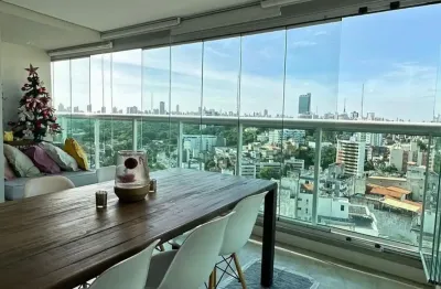 Apartamento no celebration garibaldi quarto e sala reformado andar alto com varanda