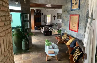 Casa a venda na federação com 4 suites em condominio fechado