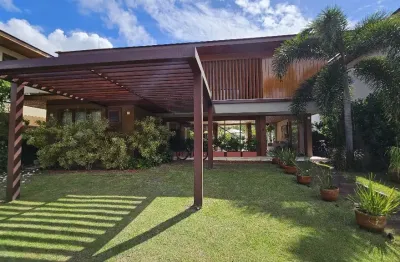 Casa a venda em praia do forte com 5 suites no cond dos ipês no piscinas naturais