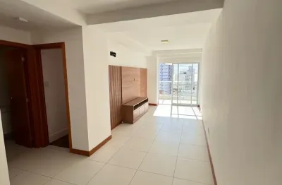 Apartamento a venda na barra com 2 quartos varandão armários no mario quintana