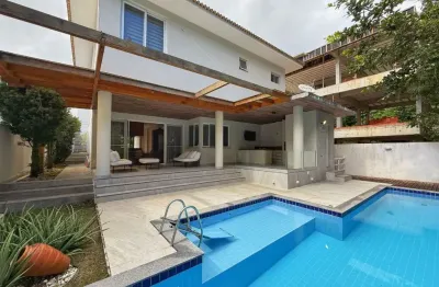 Casa a venda em alphaville 1 salvador com 3 suites mobiliada e reformada