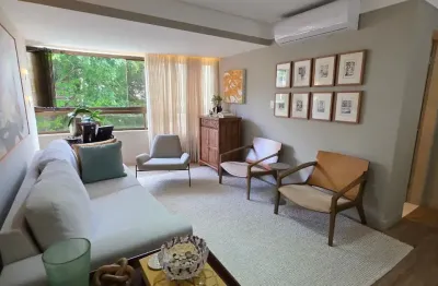Apartamento a venda na barra com 2 suites reformado no porto salvador residence