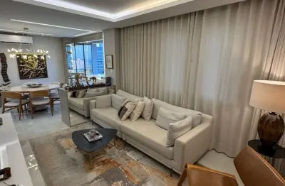 Apartamento a venda na pituba com 2 suites reformado e 3 vagas