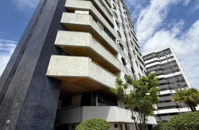 Cobertura a  venda no caminho das árvores com 3 suites e piscina
