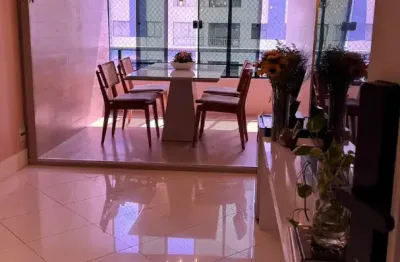 Apartamento a venda na pituba com 2 quartos reformado e escritorio com 2 vagas no villa suiça