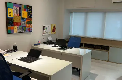Sala comercial a venda na garibaldi reformada e mobiliada