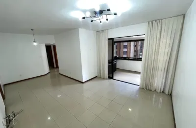 Apartamento a venda no pituba ville com 3 quartos dependência armários e varanda