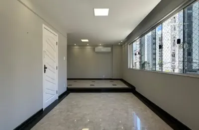 Apartamento a venda no costa azul com 3 quartos dependência e nascente