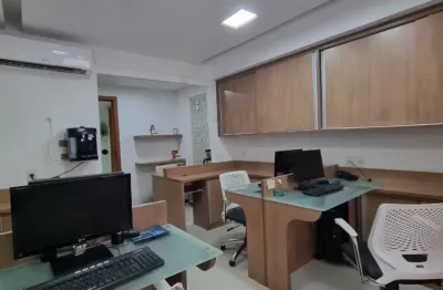 Sala comercial a venda no Atlanta Empresarial nascente e armarios no Costa Azul