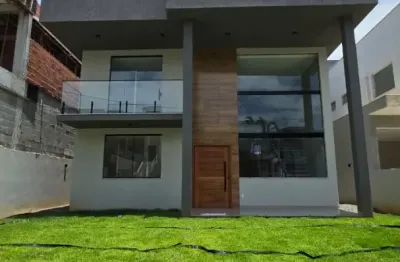 Casa a venda em Lauro de Freitas com 4 suites área gourmet no Condominio Amsterdã