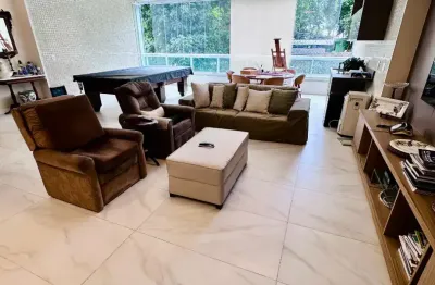 Apartamento a venda no Horto Florestal com 4 suites reformado e 4 vagas em predio novo