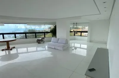 Apartamento a venda em Ondina com 4 quartos varanda e armarios