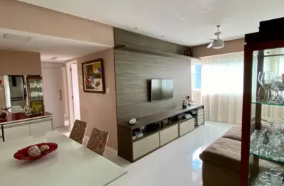 Apartamento a venda em Armação com 2 quartos com closet e nascente
