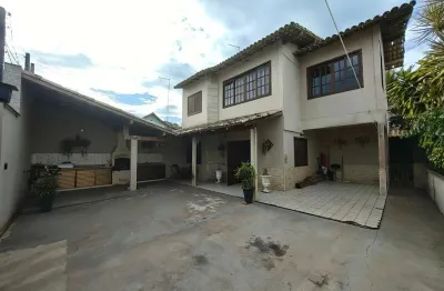 Casa com 4 quartos à venda na rua francisco pitol, 324, praia grande, fundão, 100 m2 por r$ 670.000