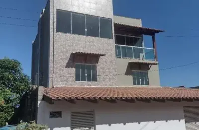 Luxuosa casa de 3 quartos na praia capuba em serra-es: 3 suítes, 3 salas, 5 banheiros, 4 vagas e 300m² de área. aproveite!