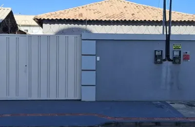 Imperdível oportunidade! casa à venda em serra-es, bairro são francisco. 3 quartos, 1 suíte, 2 salas, 2 banheiros, 2 vagas de garagem, 108m².