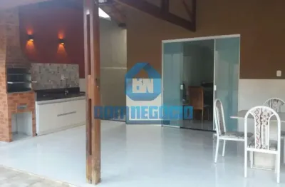 Linda casa com 3 quartos - ilha dos araujos, governador valadares - mg