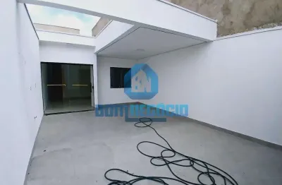 Casa baixa , bairro tiradentes , garagem coberta , otimo acabamento