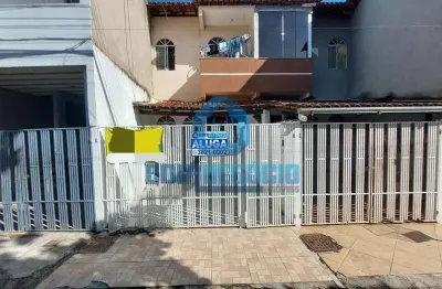 Casa sobreposta com 2 quartos disponivel para locação no bairro santa rita