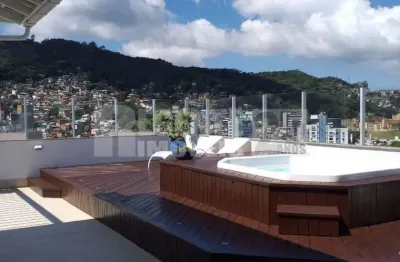 Cobertura à venda no bairro centro em florianópolis
