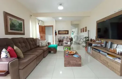 Ampla casa com vista panorâmica no bairro trindade em florianópolis