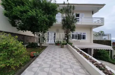 Casa à venda com 4 quartos no bairro coqueiros em florianópolis