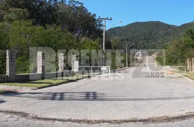 Casa com 3 dormitório sendo uma suíte à venda no bairro saco grande em florianópolis