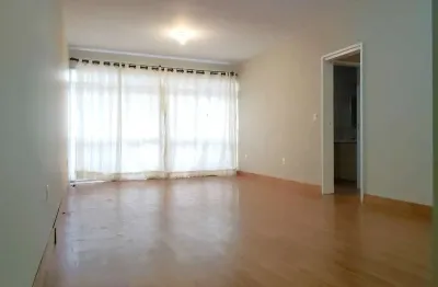 Amplo apartamento com vista mar na beira mar em florianópolis.