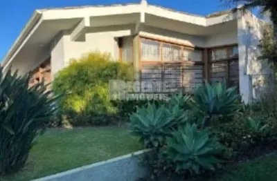 Casa 3 dormitórios sendo 1 suite no bairro córrego grande florianópolis
