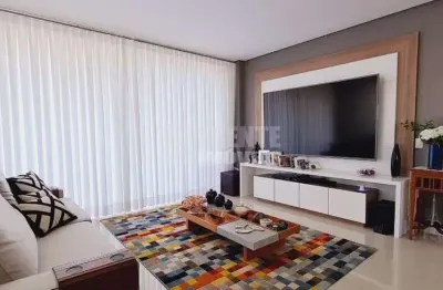 Casa 3 dormitórios sendo 3 suítes no córrego grande florianópolis