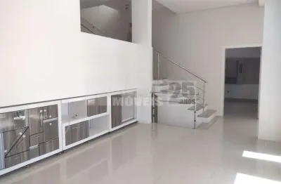 Casa espaçosa e aconchegante à venda no bairro carvoeira em florianópolis