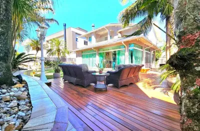 Casa de 4 quartos sendo 3 suítes no saco grande florianópolis - sc